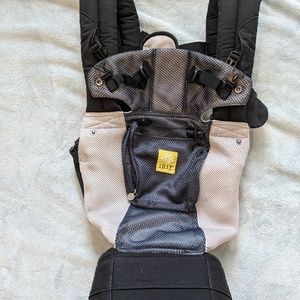 Lillebaby airflow 6 in one baby carrier